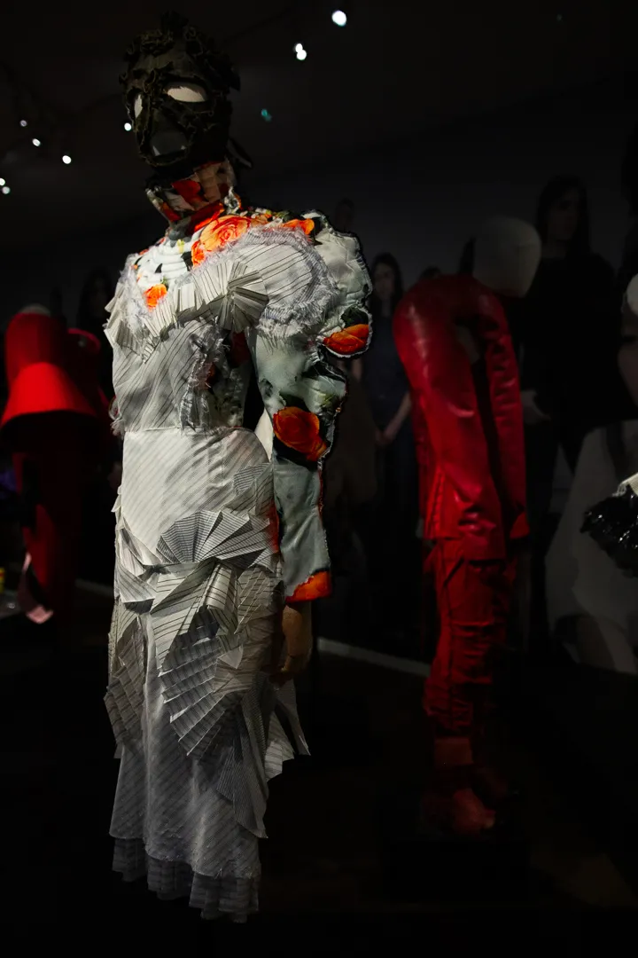 LOOKS, LOOKS, LOOKS: Royal Academy of Fine Arts Antwerp के डिज़ाइनरों की अगली पीढ़ी — रूप 2