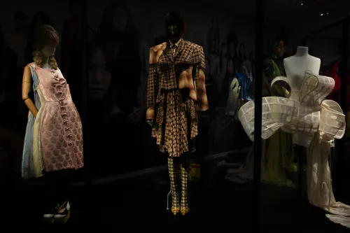 LOOKS, LOOKS, LOOKS: Royal Academy of Fine Arts Antwerp के डिज़ाइनरों की अगली पीढ़ी — रूप 8