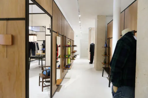 JW Anderson का पेरिस पॉप-अप: अजूबों की एक अलमारी — रूप 10