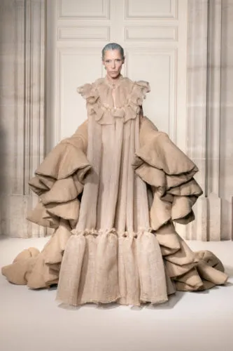 VIKTOR & ROLF कूचर: एक सिल्हूट का दोहरा जीवन — रूप 14
